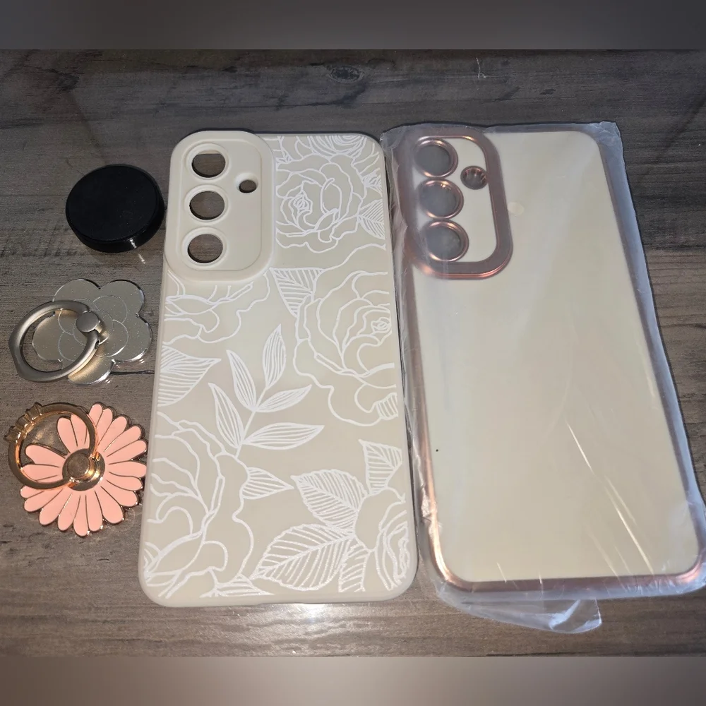 SAMSUNG GALAXY 24 PLUS Floral White and Gold Phone Case with Phone Charms